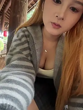 Snapshot of yuki_june chatting on December 4, 8:56 am yuki june online show from December 4, 8:56 am