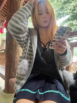 Snapshot of yuki_june chatting on December 5, 7:06 am yuki june online show from December 5, 7:06 am