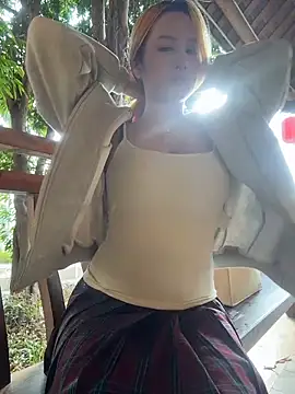 Snapshot of yuki_june chatting on December 19, 7:59 am yuki june online show from December 19, 7:59 am