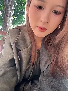 Snapshot of yuki_june chatting on February 1, 8:46 am yuki june online show from February 1, 8:46 am