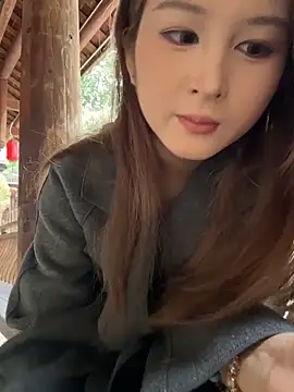 Snapshot of yuki_june chatting on February 5, 8:41 am yuki june online show from February 5, 8:41 am