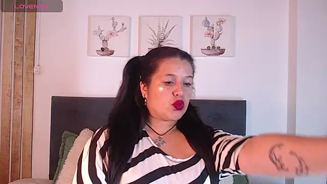 Snapshot of Andrea_secret_ chatting on October 12, 2:38 pm Andrea secret online show from October 12, 2:38 pm