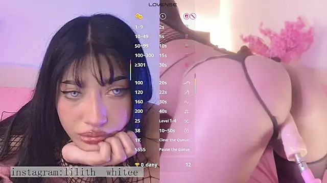 Snapshot of _Lilith_White_ chatting on October 17, 3:58 pm Lilith White online show from October 17, 3:58 pm