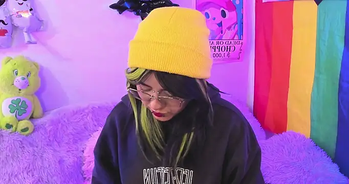 Snapshot of NekoWaifu chatting on October 30, 1:01 pm NekoWaifu online show from October 30, 1:01 pm