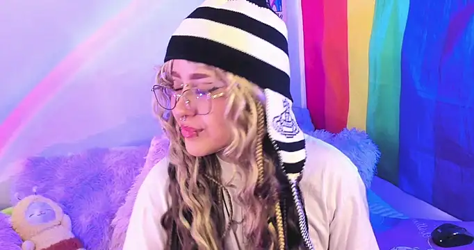 Snapshot of NekoWaifu chatting on November 24, 1:22 pm NekoWaifu online show from November 24, 1:22 pm