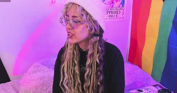 Snapshot of NekoWaifu chatting on December 5, 1:31 pm NekoWaifu online show from December 5, 1:31 pm