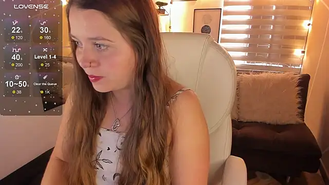 sophiee09  online show from April 16, 1:45 pm