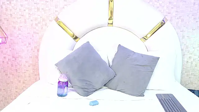 Snapshot of paulina_cano chatting on September 17, 7:37 pm paulina cano online show from September 17, 7:37 pm