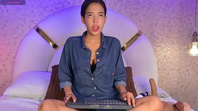 Snapshot of paulina_cano chatting on October 15, 7:14 pm paulina cano online show from October 15, 7:14 pm