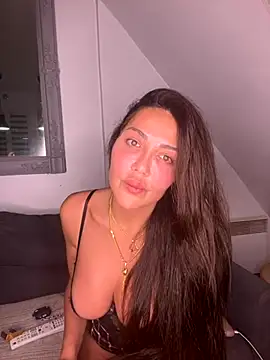 Lara khalifaa online show from November 13, 12:31 am