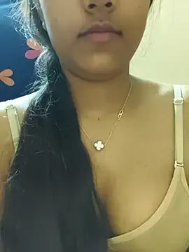 Snapshot of reetika6375 chatting on June 4, 8:37 pm reetika6375 online show from June 4, 8:37 pm