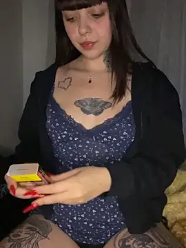 Snapshot of ravenadark chatting on October 17, 1:42 am ravenadark online show from October 17, 1:42 am