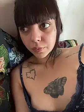 Snapshot of ravenadark chatting on November 12, 4:29 pm ravenadark online show from November 12, 4:29 pm