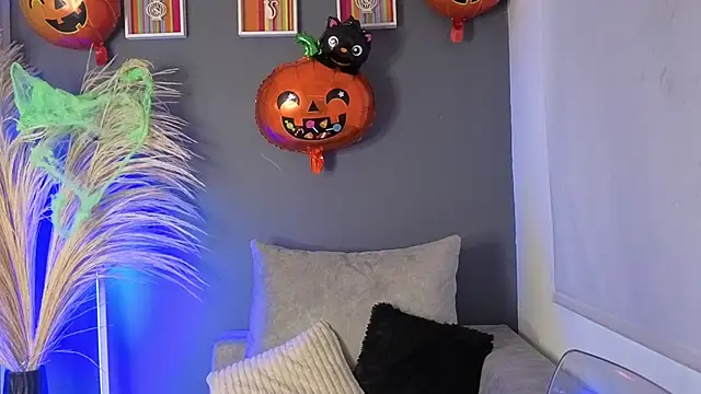 miacardonasecret online show from October 17, 9:17 pm