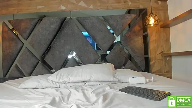 Snapshot of Scarlet__Jones_ chatting on September 26, 8:57 pm Scarlet Jones online show from September 26, 8:57 pm