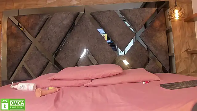 Snapshot of Scarlet__Jones_ chatting on November 5, 8:31 pm Scarlet Jones online show from November 5, 8:31 pm