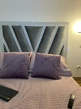 SophieeMills online show from October 29, 9:27 pm