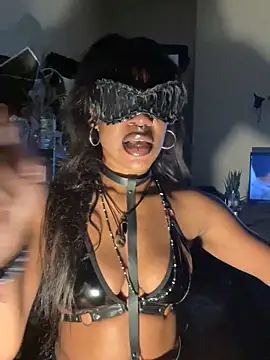 Snapshot of darksiren1 chatting on September 24, 10:35 pm darksiren1 online show from September 24, 10:35 pm