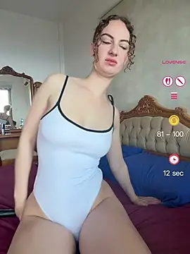 CurlyChloe online show from May 24, 5:12 am