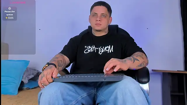 denis munera online show from October 13, 9:42 am