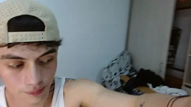 Snapshot of jaico_santos chatting on May 22, 11:21 pm jaico santos online show from May 22, 11:21 pm