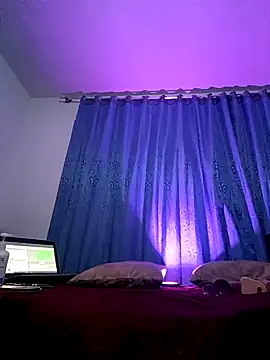 Snapshot of VioletStonee1 chatting on October 3, 7:55 pm VioletStonee1 online show from October 3, 7:55 pm