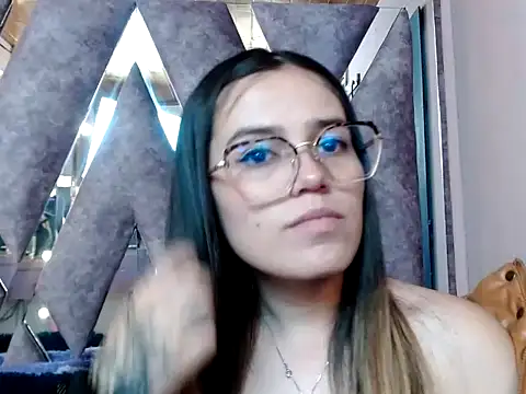 Snapshot of CRISTALHERRANZ chatting on October 1, 9:21 pm CRISTALHERRANZ online show from October 1, 9:21 pm