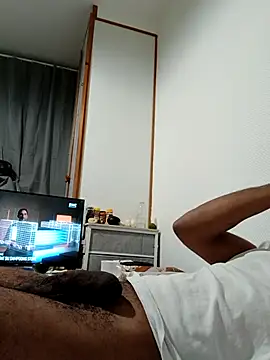 Snapshot of Mikaaa97 chatting on November 16, 5:18 pm Mikaaa97 online show from November 16, 5:18 pm