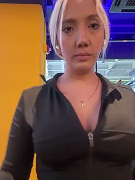 Snapshot of Isa_klein chatting on October 8, 9:56 pm Isa klein online show from October 8, 9:56 pm