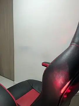 Snapshot of Isa_klein chatting on November 25, 2:22 am Isa klein online show from November 25, 2:22 am