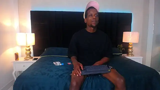 Snapshot of SkylerBigxxx chatting on June 28, 3:56 am SkylerBigxxx online show from June 28, 3:56 am