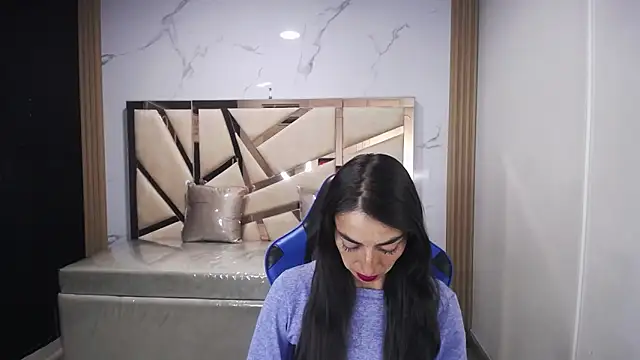 Maily a  online show from October 29, 3:09 am