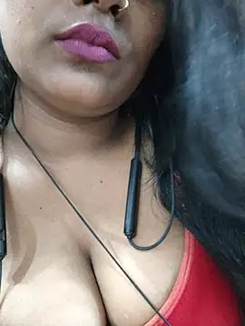 Snapshot of Jasmine_Januja chatting on July 10, 3:11 am Jasmine Januja online show from July 10, 3:11 am