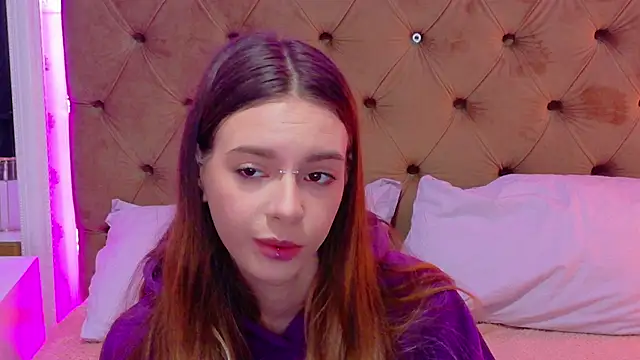 CoraVex online show from April 3, 4:10 am