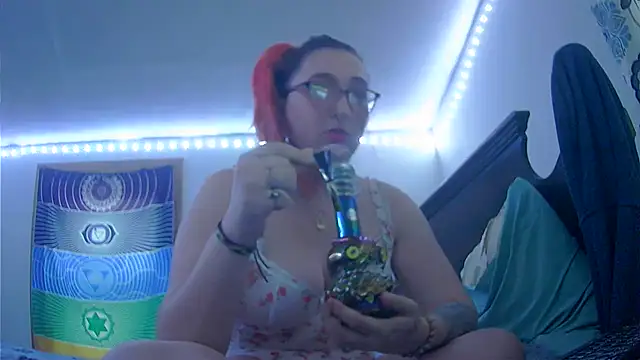 Snapshot of Violet-Dreamz333 chatting on December 21, 9:33 pm Violet-Dreamz333 online show from December 21, 9:33 pm