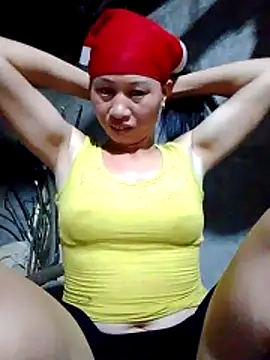 donna-bae online show from April 15, 12:23 pm