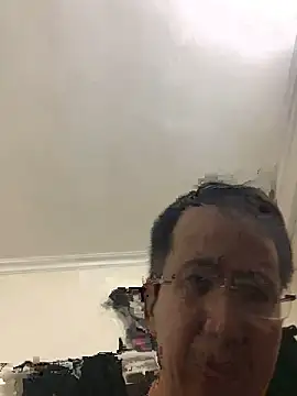 Snapshot of MaiHoang2k chatting on October 6, 2:47 pm MaiHoang2k online show from October 6, 2:47 pm