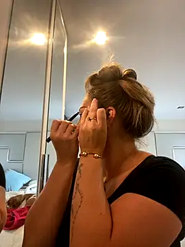 Cristalmegan online show from October 9, 10:46 am