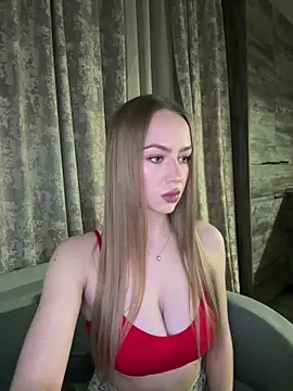 MissOyee online show from February 28, 7:15 pm