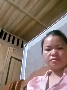 emly-xinh18 online show from September 18, 1:24 pm