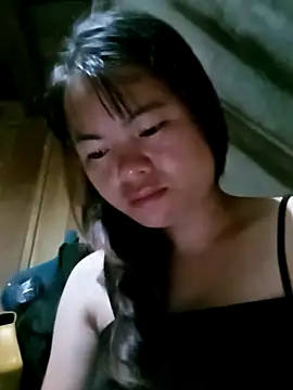 emly-xinh18 online show from October 6, 7:22 pm