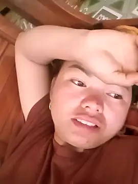 emly-xinh18 online show from October 28, 7:01 am