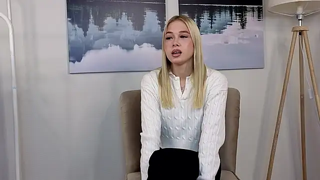 Snapshot of MarniOrdway chatting on September 17, 6:37 am MarniOrdway online show from September 17, 6:37 am