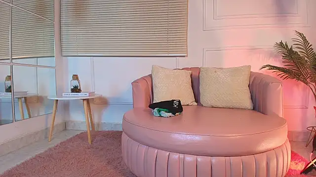 alessia moon1 online show from October 29, 1:35 pm