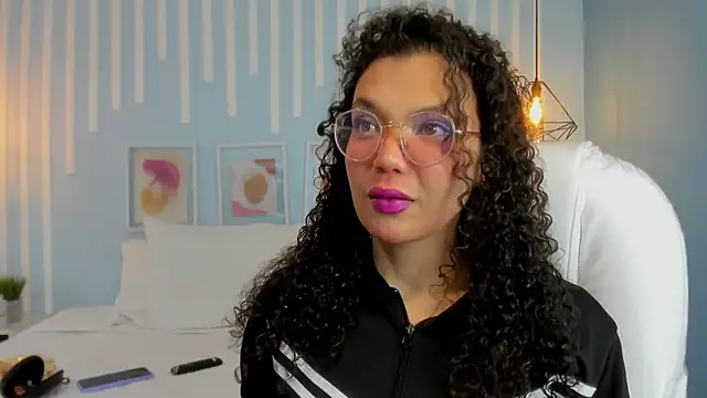 SweetStarr  online show from October 2, 1:07 pm