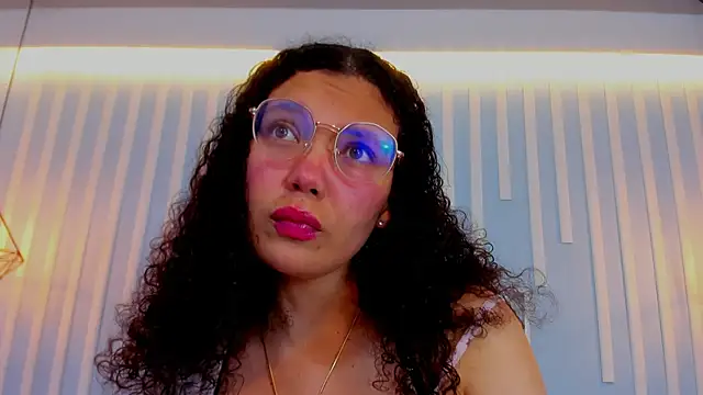 SweetStarr  online show from October 13, 1:55 pm