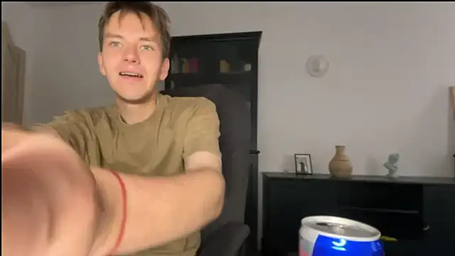 Snapshot of Mark_Voyan chatting on September 18, 11:23 am Mark Voyan online show from September 18, 11:23 am