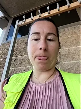 bichota85 online show from March 20, 10:53 am