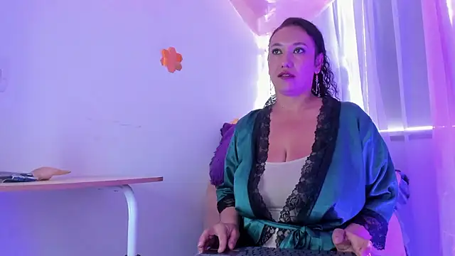 Snapshot of sharlot_montalvo_ chatting on February 4, 9:31 pm sharlot montalvo online show from February 4, 9:31 pm