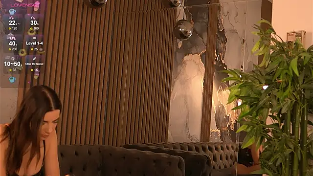 LunaVyx online show from October 3, 4:09 am